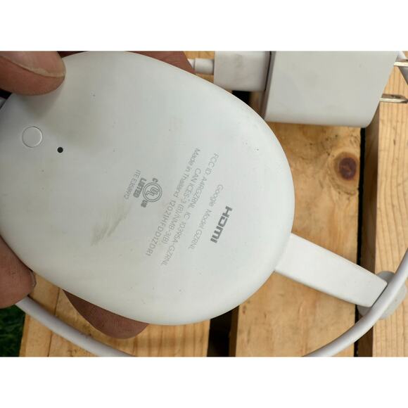 Google Chromcast with Google TV-No Remote(Controllable w/ SmartPhone) - Picture 4 of 7